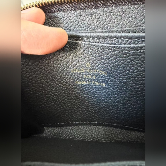 Louis Vuitton Zippy Coin Purse - Picture 11 of 16